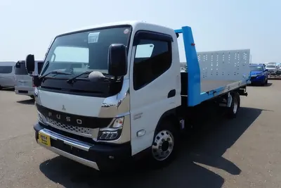 Mitsubishi Fuso Canter at Best Buy Auto Sales, Georgetown - front three-quarter